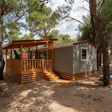 Camp Porat Hotell Povljana Eksteriør bilde
