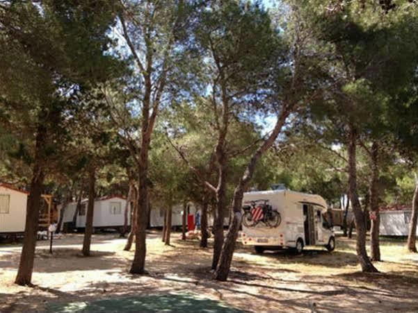 Camp Porat Hotell Povljana Eksteriør bilde