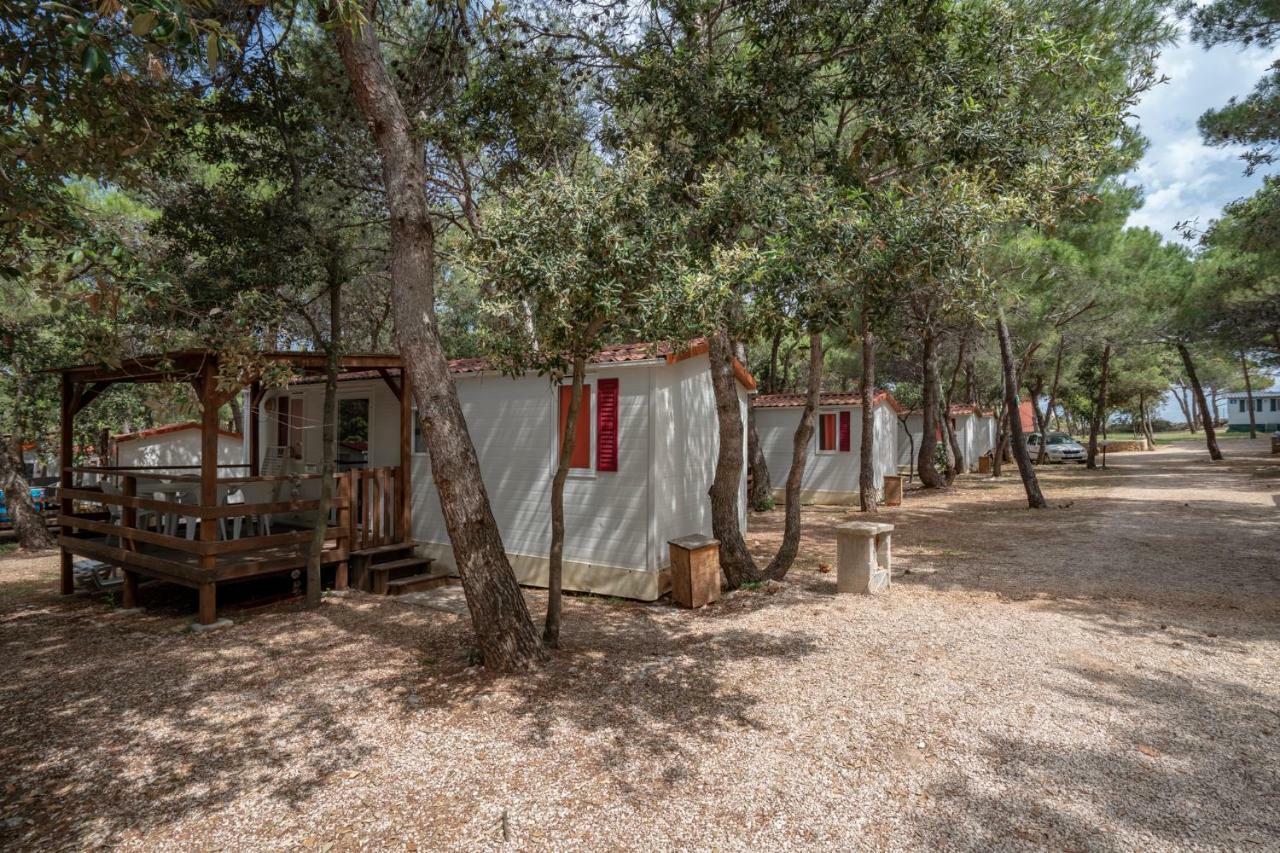 Camp Porat Hotell Povljana Eksteriør bilde