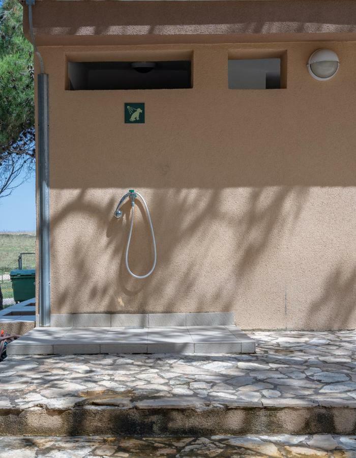 Camp Porat Hotell Povljana Eksteriør bilde